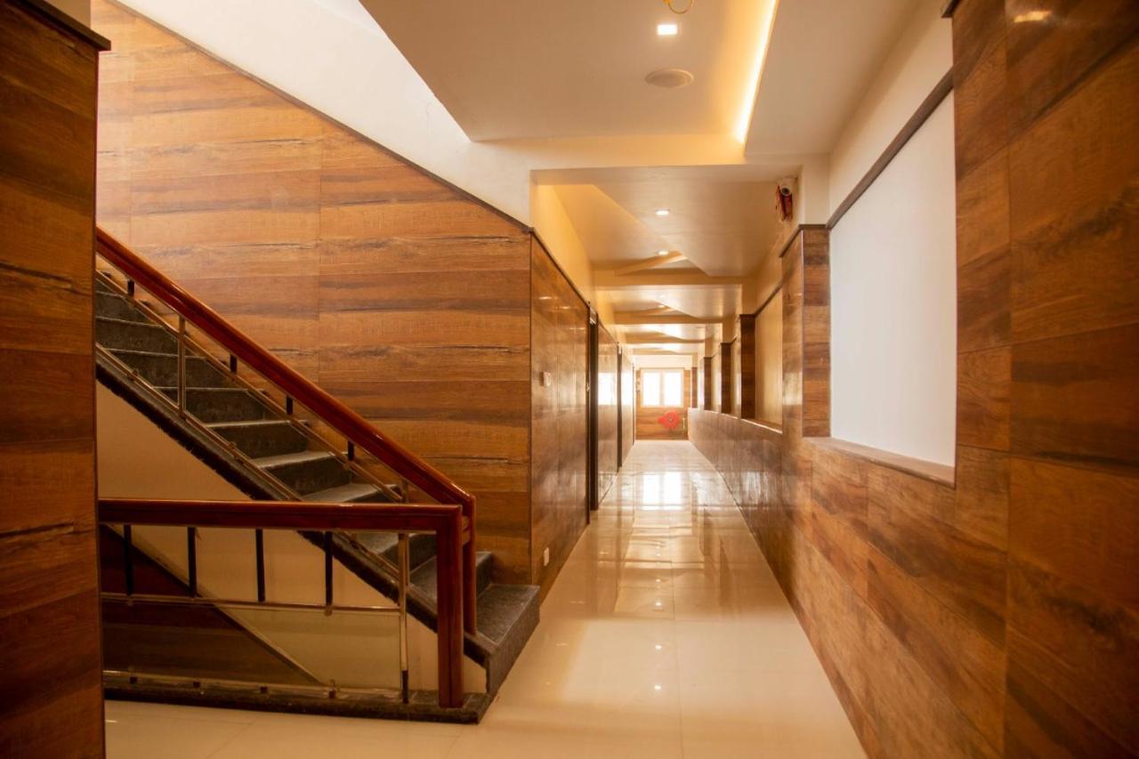 Sri Balaji Grand Hotel Kumbakonam Exteriör bild