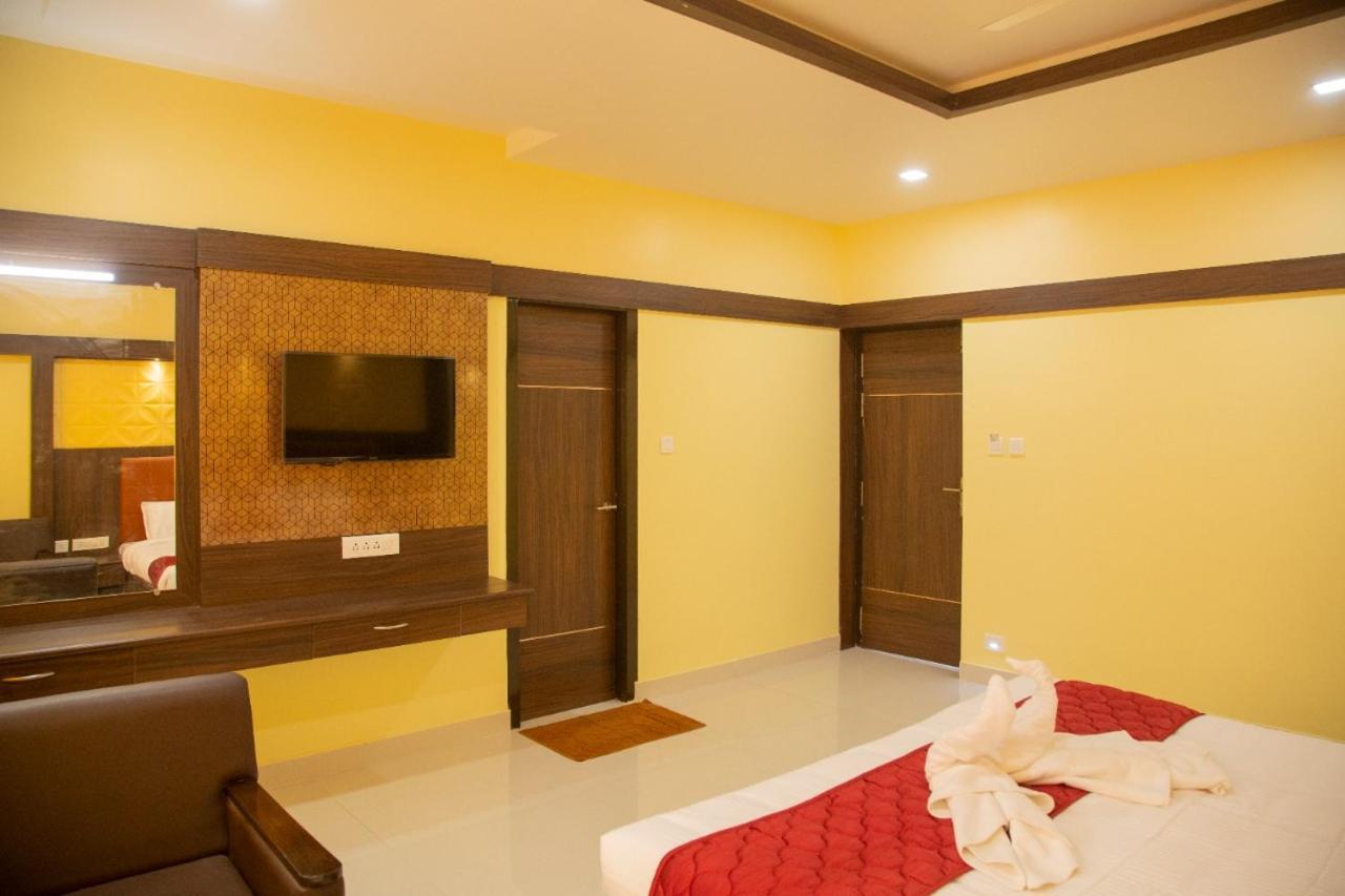 Sri Balaji Grand Hotel Kumbakonam Exteriör bild