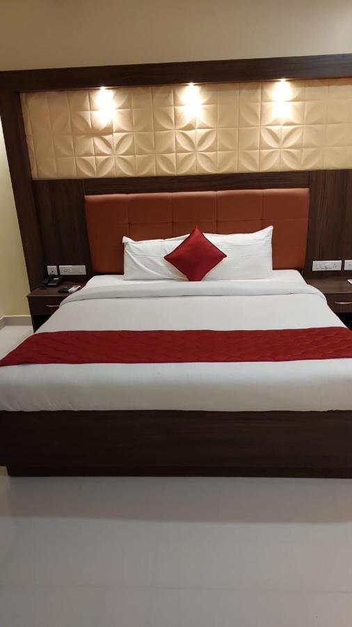 Sri Balaji Grand Hotel Kumbakonam Exteriör bild